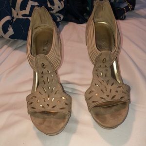 Nude tan Madden Girl size 6.5
